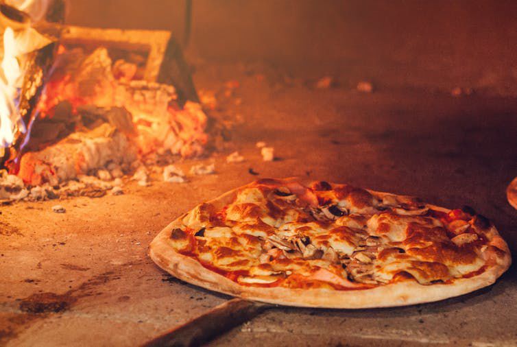 Pizza oven